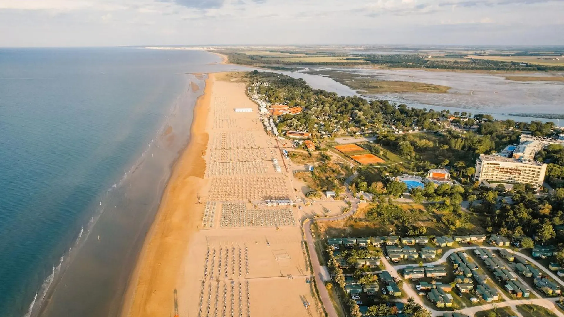 A Modern Flat A Stones Throw From The Beach Bibione